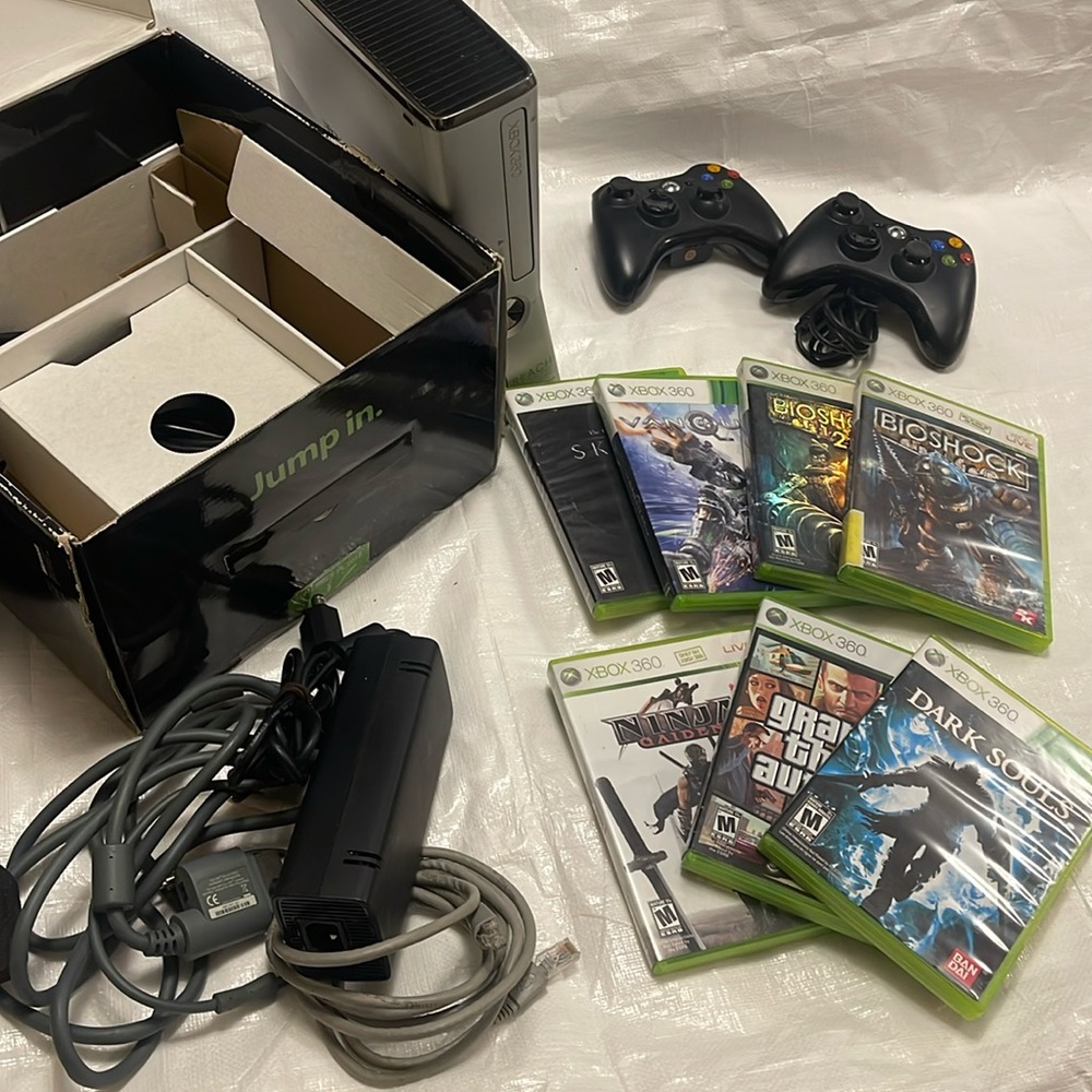 XBOX 360 console with games